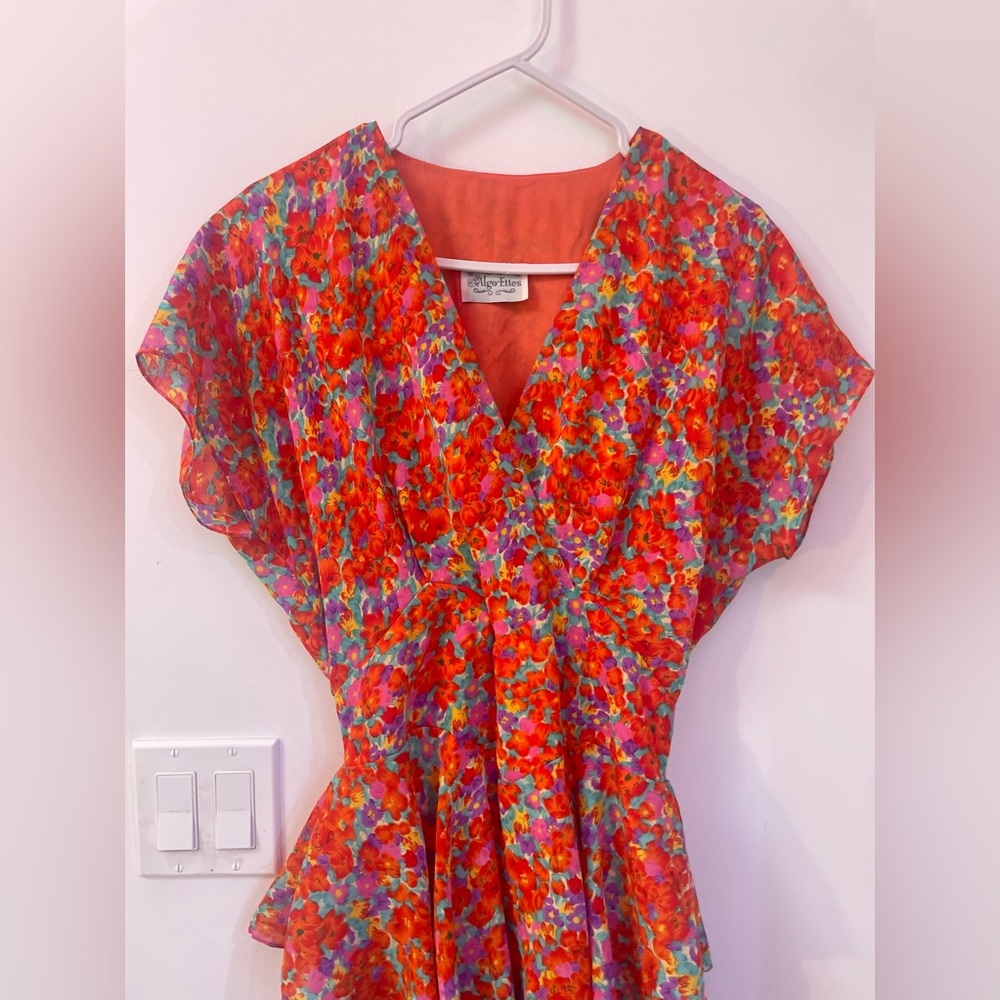 The most GORGEOUS Flattering Vintage Summer Dress - Picture 1 of 5